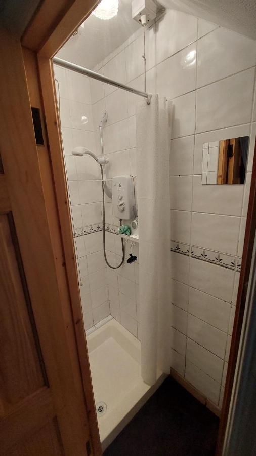 Small Single Room Letterkenny Extérieur photo