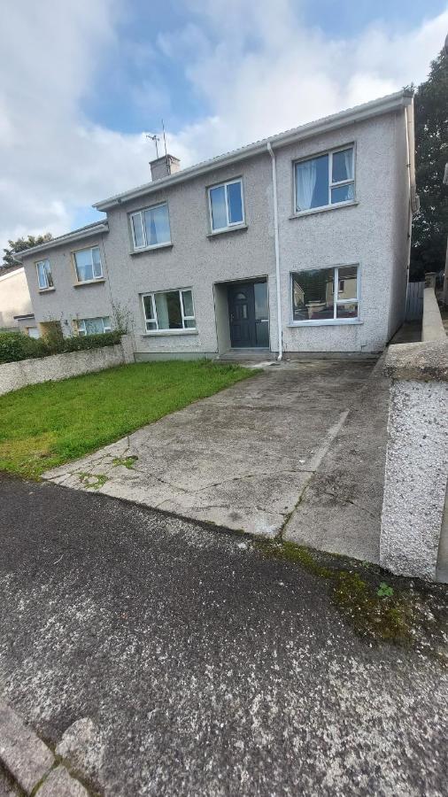 Small Single Room Letterkenny Extérieur photo