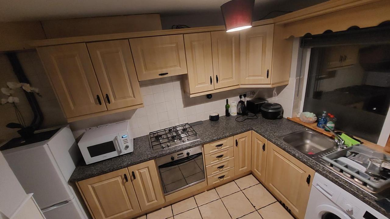 Small Single Room Letterkenny Extérieur photo