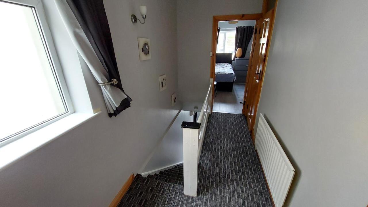 Small Single Room Letterkenny Extérieur photo