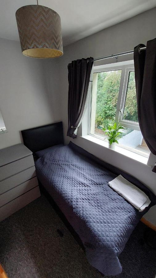 Small Single Room Letterkenny Extérieur photo