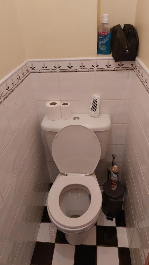 Small Single Room Letterkenny Extérieur photo